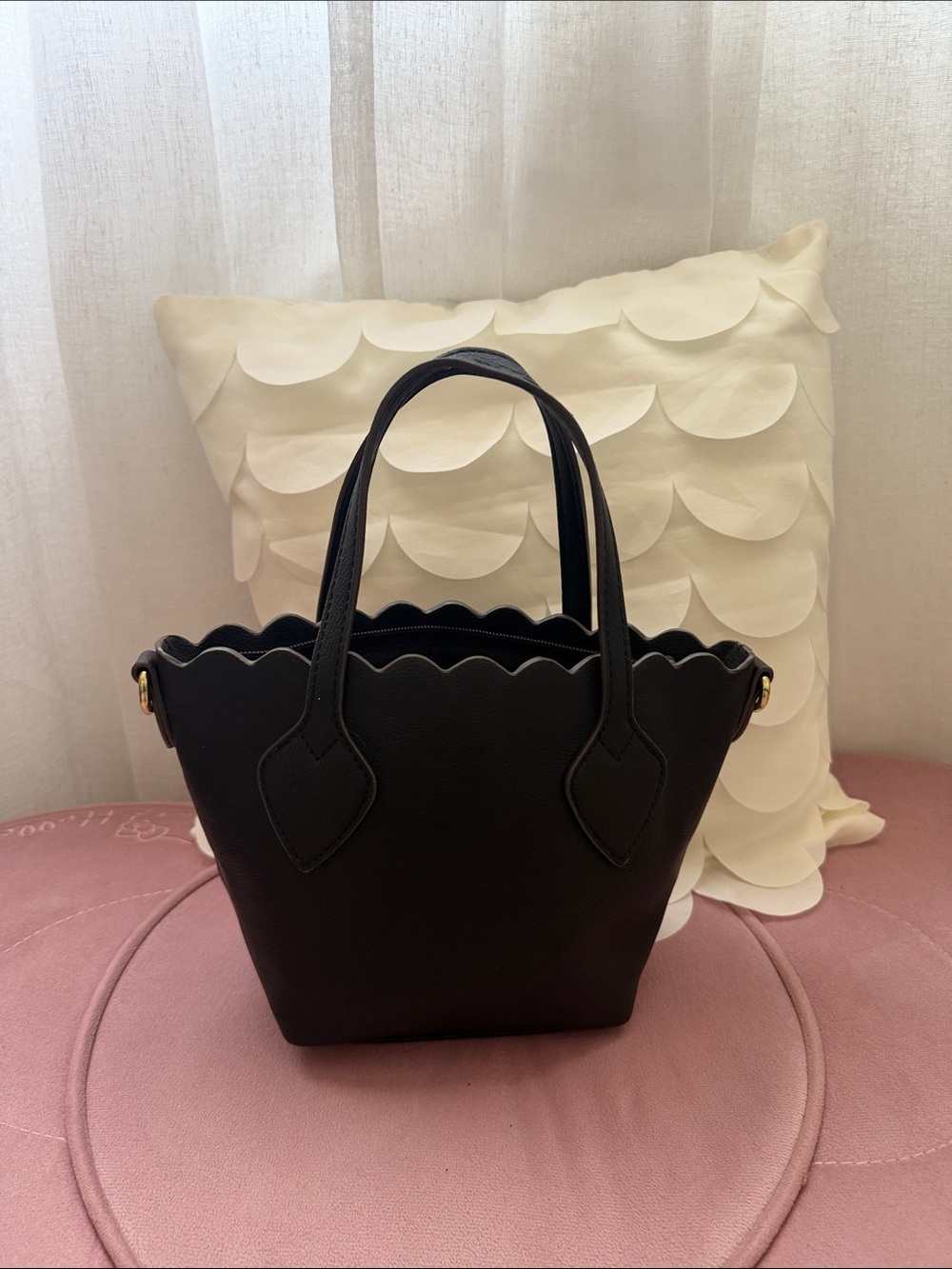 Liz Claiborne Black Scalloped Top Leather Tote